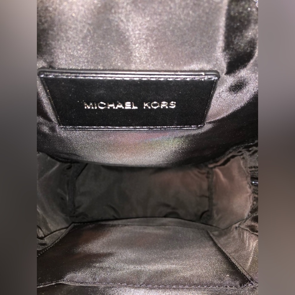 💥Moving to @the_bag_guy💥Michael Kors - Mason Varsity Stripe Sling Pack - Picture 15 of 16